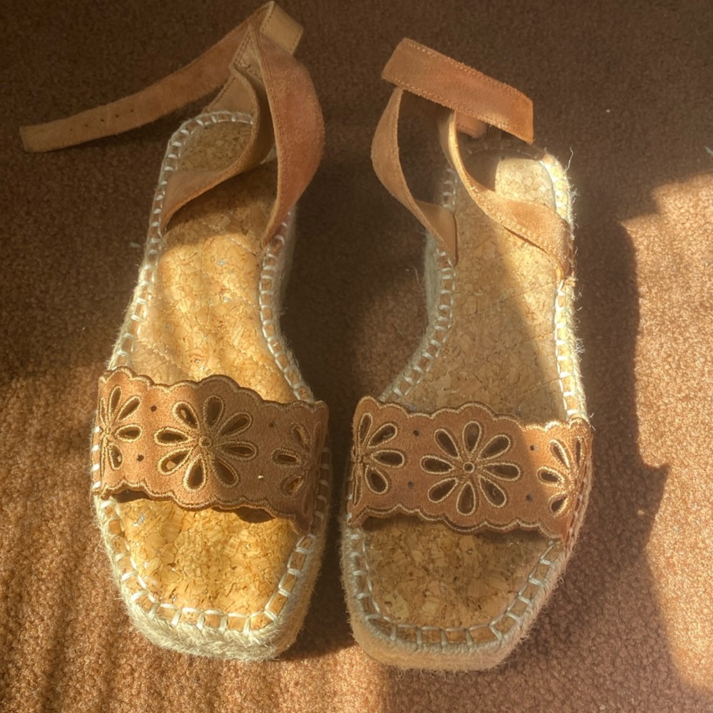 Crown vintage platform sandals